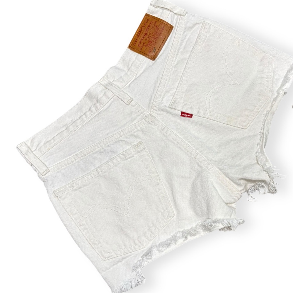 LEVI’S White Distressed Shorts - Picture 4 of 5